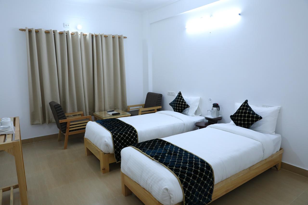 אלמורה Aeradyo Inn מראה חיצוני תמונה